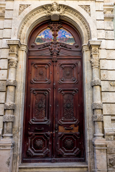 Havana doors